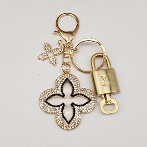 Authentic Louis Vuitton GoldLock & Key with Unbranded Clover Flower Charm 111825